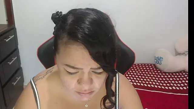 Snapshot of emily_sexxx chatting on November 2025 02:12:04 AM emily sexxx online show from November 2025 02:12:04 AM