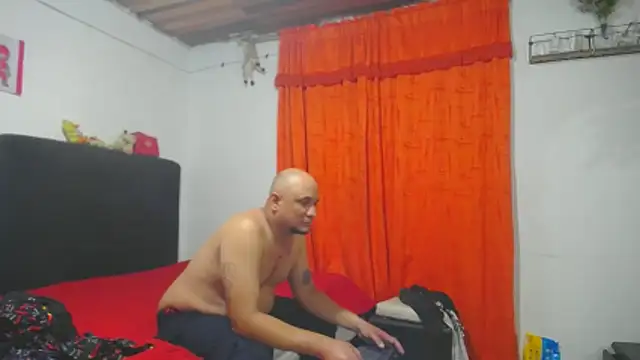 Snapshot of Meloncillo_and_Babyliss99 chatting on February 2026 12:38:02 AM Meloncillo and Babyliss99 online show from February 2026 12:38:02 AM