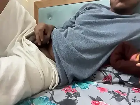 Snapshot of YourBlackBull chatting on October 2025 09:33:02 AM YourBlackBull online show from October 2025 09:33:02 AM