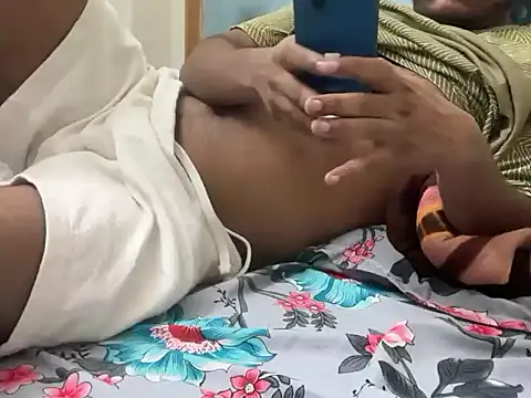 Snapshot of YourBlackBull chatting on October 2025 08:42:01 PM YourBlackBull online show from October 2025 08:42:01 PM