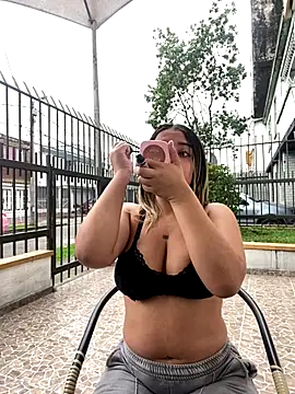 Ada Pink online show from November 2025 06:30:02 PM