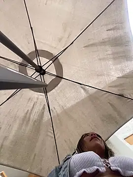 Ada Pink online show from December 2025 05:12:02 PM