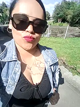 Italia 12 online show from November 2025 01:48:02 PM