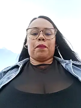 Italia 12 online show from November 2025 09:07:01 PM