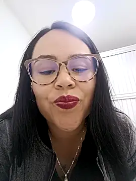 Italia 12 online show from November 2025 04:00:01 PM