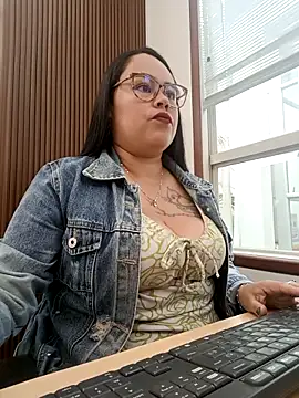 Italia 12 online show from November 2025 12:20:01 PM