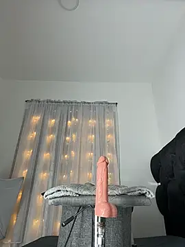 MerliaSsomer online show from November 2025 01:37:02 PM