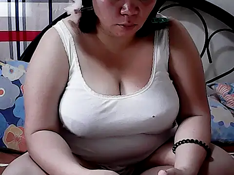 HornyPussie69 online show from March 2026 02:46:01 AM