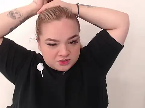 Snapshot of yourbbwfavorite chatting on October 2025 01:26:02 AM yourbbwfavorite online show from October 2025 01:26:02 AM