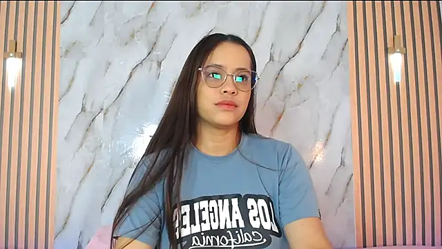 PiaGelvez online show from November 2025 11:38:01 PM