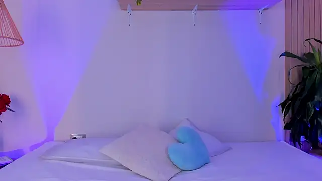 Megan Ritz online show from October 2025 03:40:02 AM