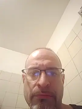 Curious9884 online show from February 2026 10:49:01 AM