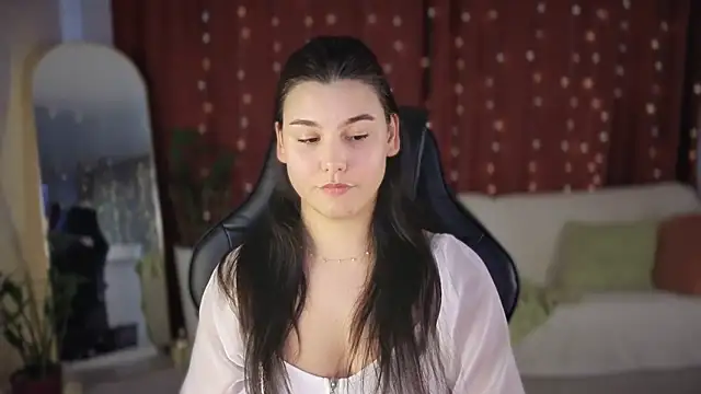 Snapshot of EmilyRichardss chatting on March 2026 09:42:01 AM EmilyRichardss online show from March 2026 09:42:01 AM