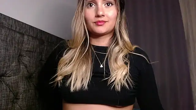 Snapshot of Miaa__- chatting on October 2025 04:14:01 AM Miaa - online show from October 2025 04:14:01 AM