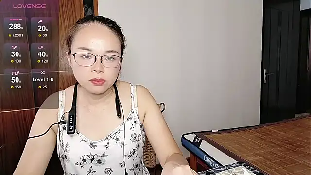 yueliang-166 online show from October 2025 08:15:01 AM