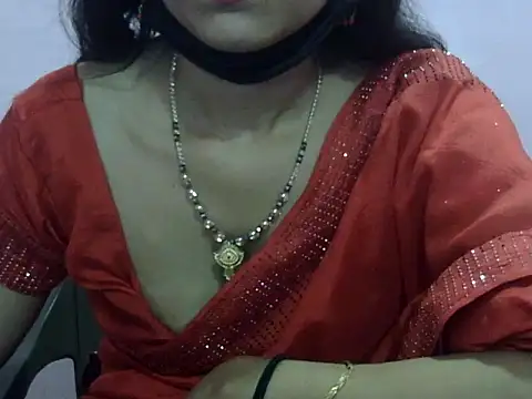 Laila Cute online show from April 2026 03:32:01 PM