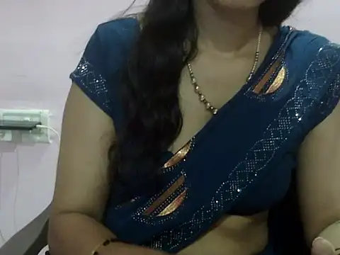 Laila Cute online show from April 2026 05:19:01 PM
