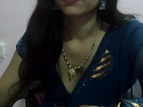 Laila Cute online show from April 2026 05:30:01 PM