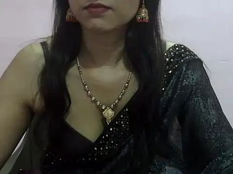 Laila Cute online show from April 2026 11:44:02 AM