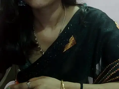 Laila Cute online show from May 2026 03:59:02 PM