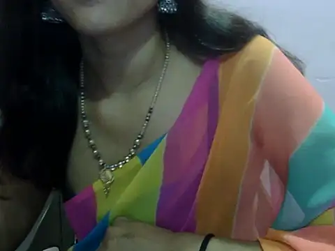 Laila Cute online show from May 2026 01:52:02 PM