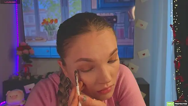 JulieLupo online show from April 2026 06:09:02 AM