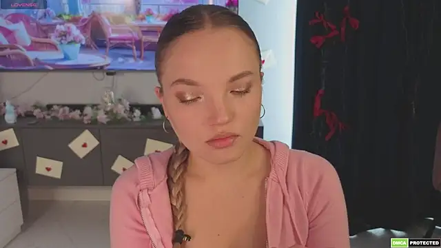 JulieLupo online show from April 2026 06:42:01 AM