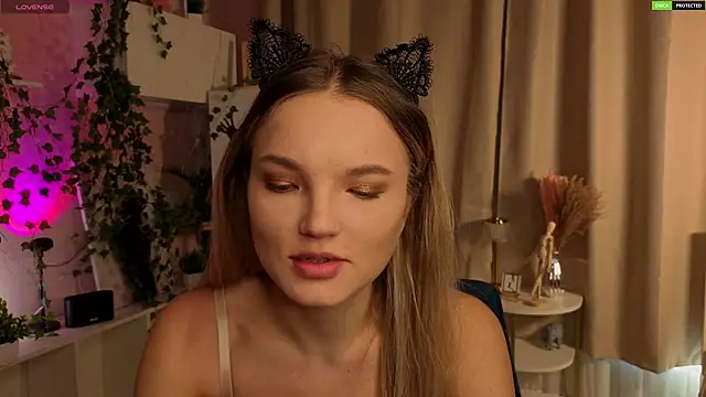 JulieLupo online show from December 2025 06:08:02 AM