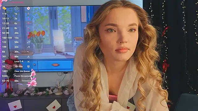 JulieLupo online show from March 2026 06:20:02 AM