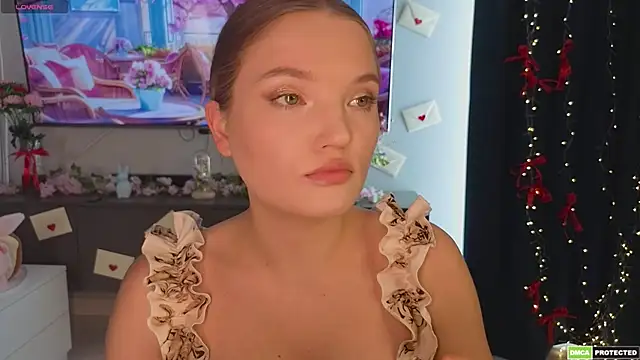 JulieLupo online show from April 2026 06:41:02 AM