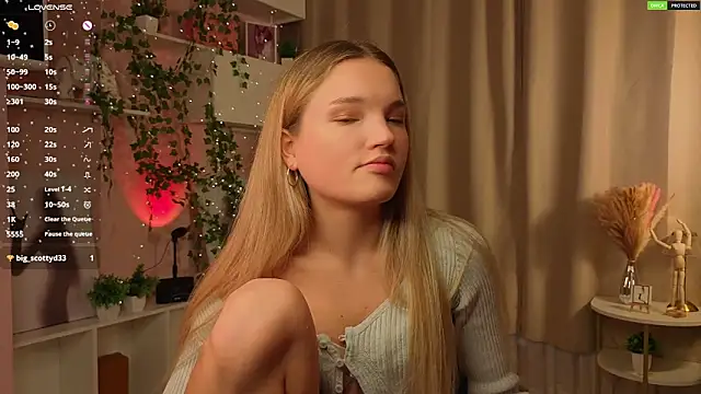 JulieLupo online show from November 2025 06:07:01 AM