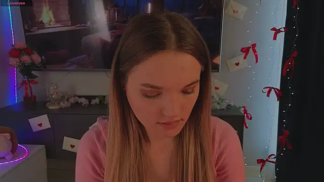 JulieLupo online show from March 2026 06:36:01 AM