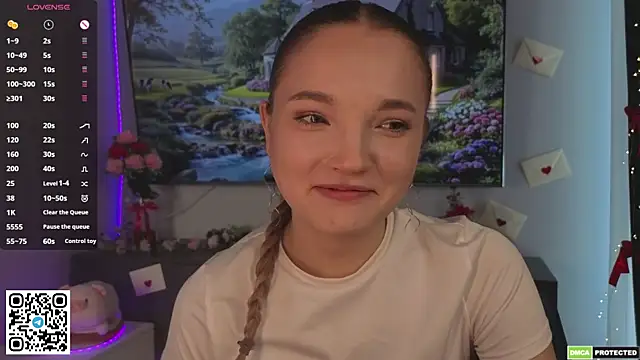 JulieLupo online show from April 2026 01:41:01 PM