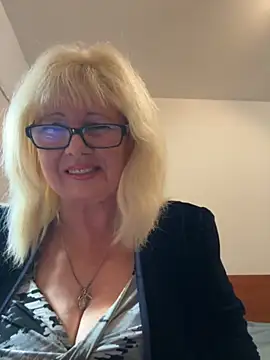 BoloshkaBlonda online show from October 2025 05:36:01 PM