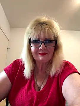 Snapshot of BoloshkaBlonda chatting on October 2025 05:58:01 PM BoloshkaBlonda online show from October 2025 05:58:01 PM