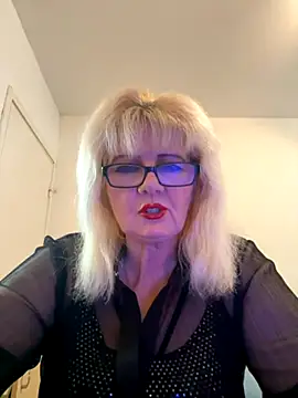 Snapshot of BoloshkaBlonda chatting on October 2025 03:35:02 PM BoloshkaBlonda online show from October 2025 03:35:02 PM