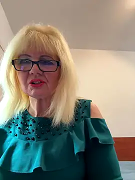 BoloshkaBlonda online show from October 2025 01:00:01 PM