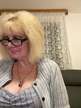 BoloshkaBlonda online show from November 2025 06:45:02 PM