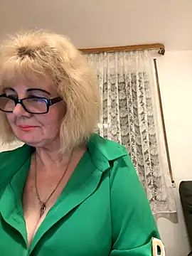 BoloshkaBlonda online show from November 2025 06:30:02 PM