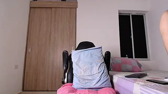 Snapshot of rick_grimes25 chatting on November 2025 02:37:02 AM rick grimes25 online show from November 2025 02:37:02 AM