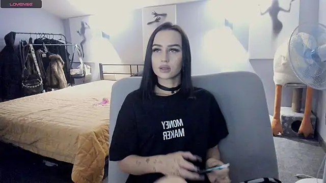 Lisa  Johnson online show from November 2025 12:25:02 AM