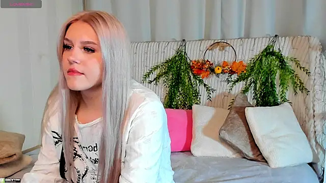 Malisha kiss online show from October 2025 09:19:02 AM