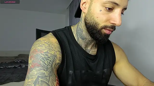 MasculineGuy99 online show from December 2025 08:35:02 AM