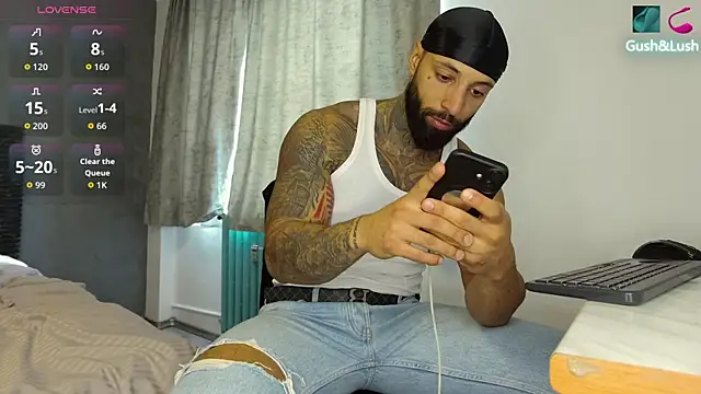 MasculineGuy99 online show from October 2025 11:45:01 AM