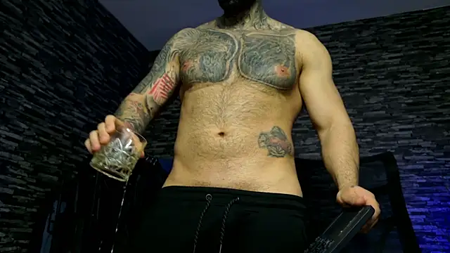 MasculineGuy99 online show from April 2026 11:12:01 PM