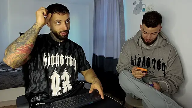 MasculineGuy99 online show from November 2025 07:23:02 AM