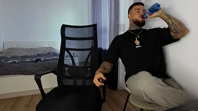 MasculineGuy99 online show from November 2025 08:51:02 AM