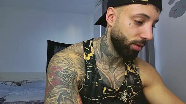 MasculineGuy99 online show from December 2025 09:35:02 AM