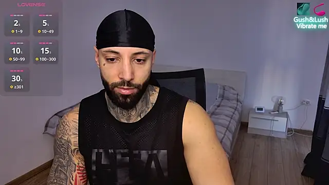 MasculineGuy99 online show from December 2025 09:59:02 AM