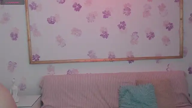Snapshot of Alyy_cute_ chatting on October 2025 02:05:01 PM Alyy cute online show from October 2025 02:05:01 PM